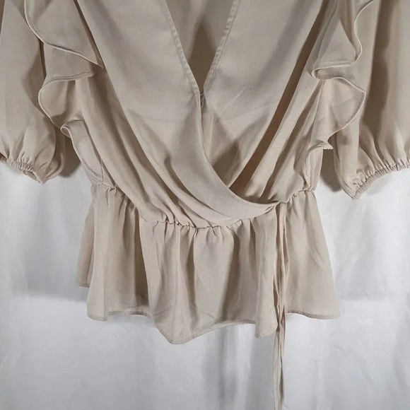 Express Blouse Women's XS Cream Short Sleeve Vneck Semi Sheer Top - Picture 3 of 10